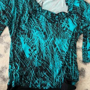 Studio Y Vibrant Teal and Black Long Sleeve Top